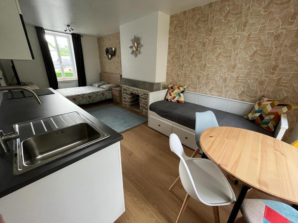 La Maison Des Amis En Normandie Pontfarcy 外观 照片