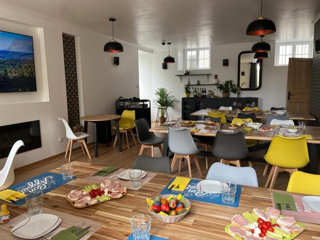La Maison Des Amis En Normandie Pontfarcy 外观 照片